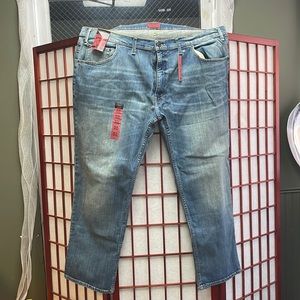 Men’s Foundry Athletic Fit Tapered Leg Flex Denim! Brand New!